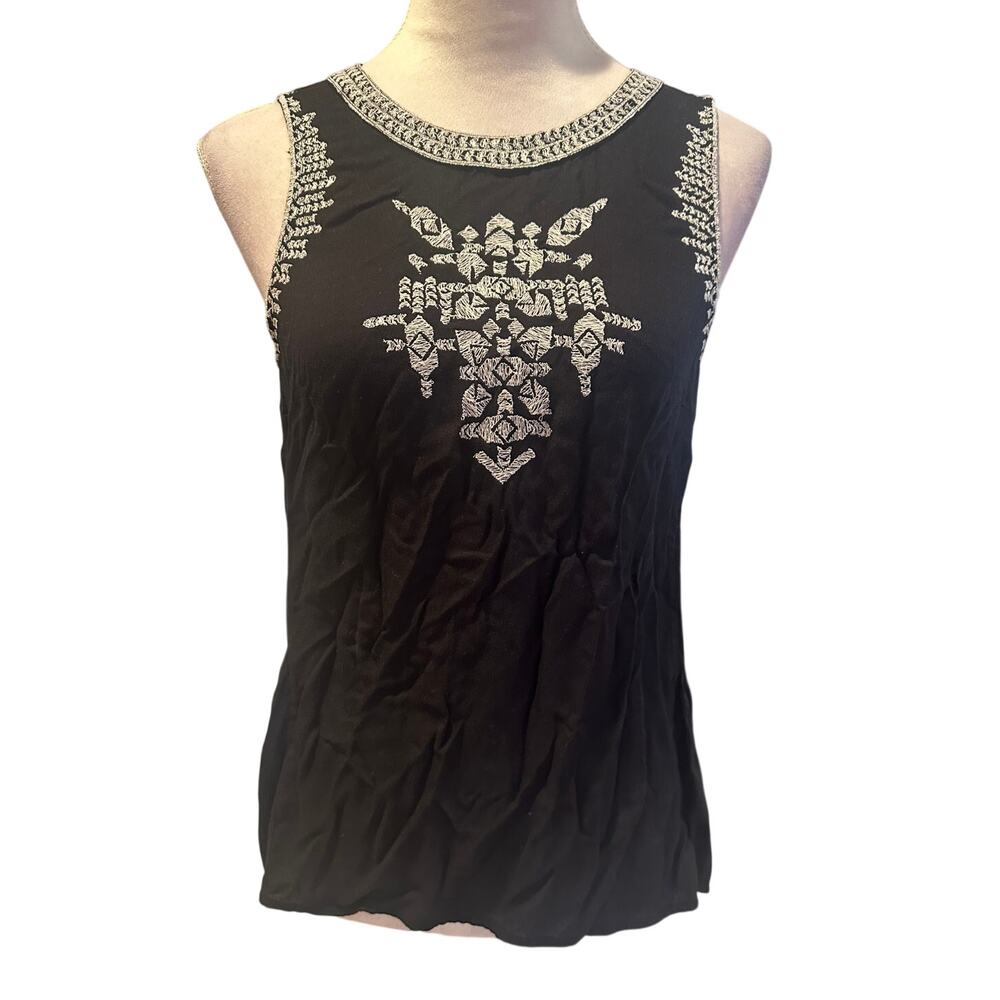Jessica Simpson Women's Black Sleeveless White Embroidered Tank Top S